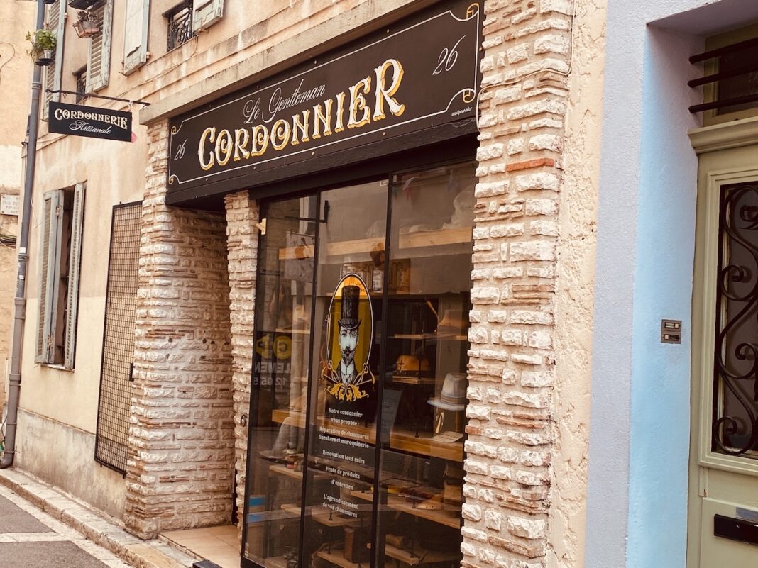 Antibes cobbler Le Gentleman Cordonnerie. Photo: Riviera Edition