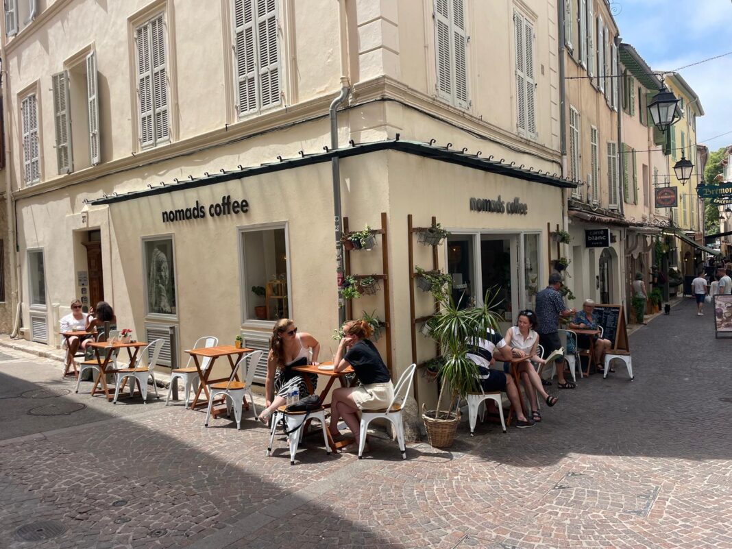 Nomads coffee shop in Antibes