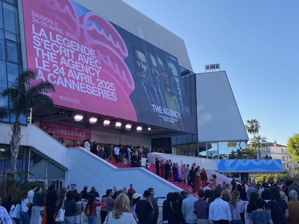 Pink carpet, Canneseries