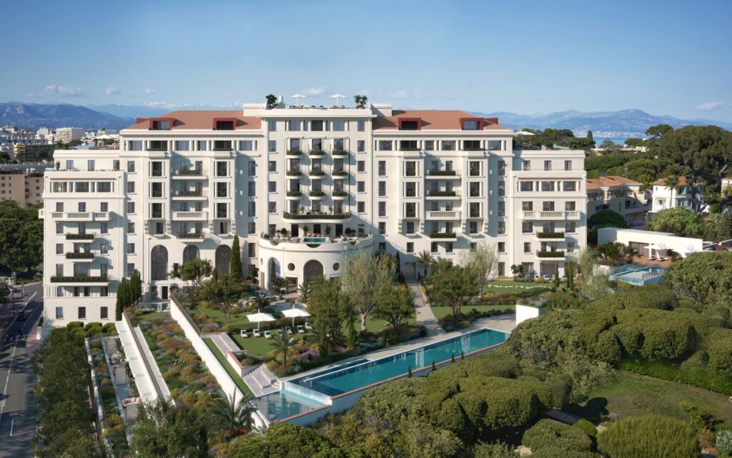 Le Provencal gardens view