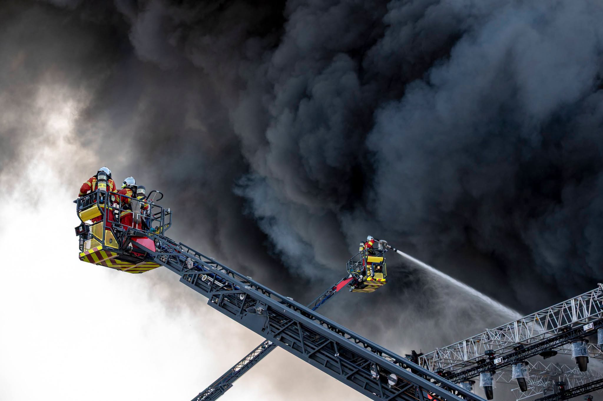 pompiers marseillais courageux